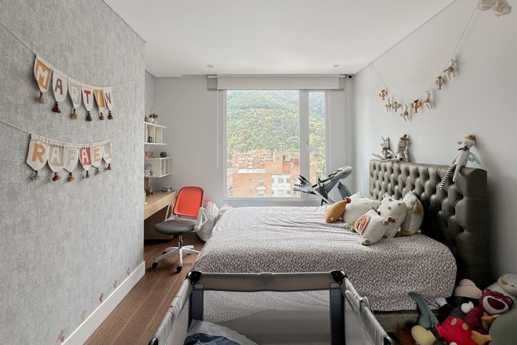Apartamento de 3 alcobas en venta en Chico, Bogotá, 255 m² · foto 22 de 24