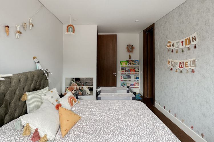Apartamento de 3 alcobas en venta en Chico, Bogotá, 255 m² · foto 23 de 24