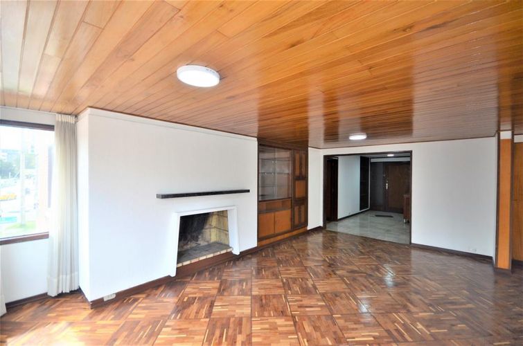 Apartamento de 3 alcobas en venta en Rincon Del Chico, Bogotá, 164 m² · foto 13 de 24