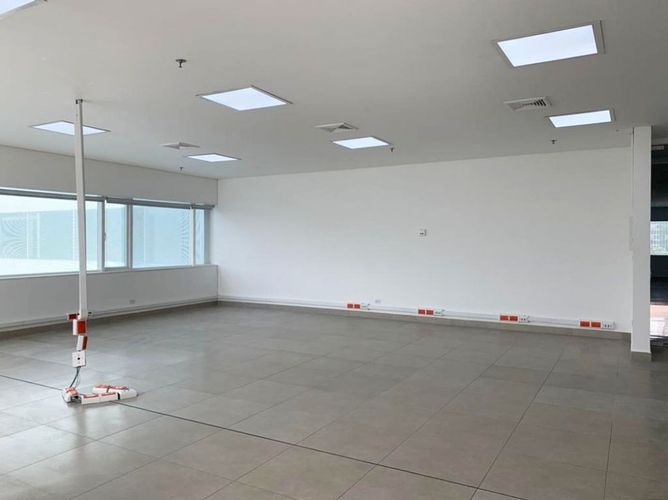 Oficina en arriendo en El Poblado, Medellín, 92 m² · foto 3 de 10