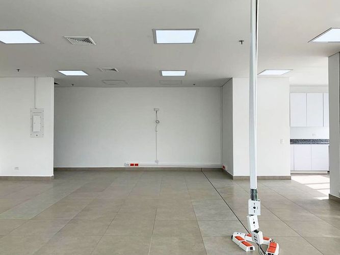 Oficina en arriendo en El Poblado, Medellín, 92 m² · foto 4 de 10