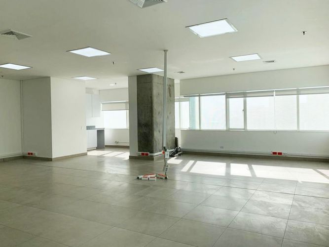 Oficina en arriendo en El Poblado, Medellín, 92 m² · foto 6 de 10
