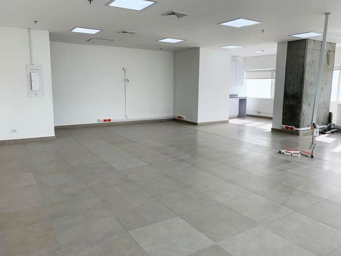 Oficina en arriendo en El Poblado, Medellín, 92 m² · foto 5 de 10