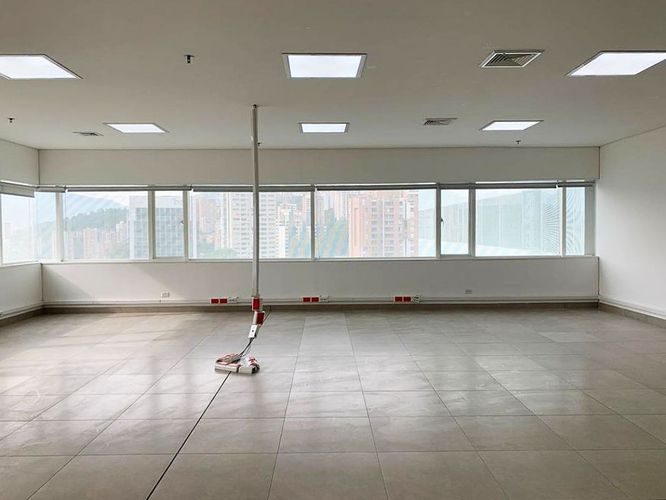 Oficina en arriendo en El Poblado, Medellín, 92 m² · foto 9 de 10