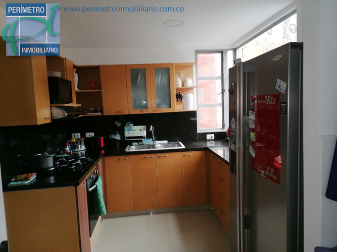 Apartamento de 3 alcobas en venta en Laureles, Medellín, 154 m² · foto 2 de 18