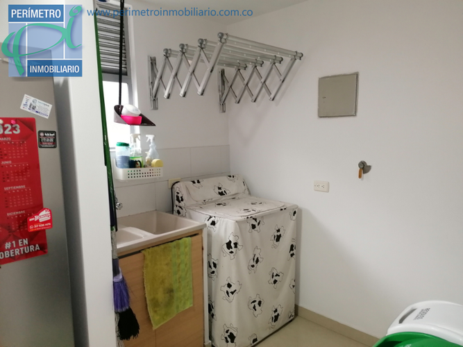 Apartamento de 3 alcobas en venta en Laureles, Medellín, 154 m² · foto 3 de 18