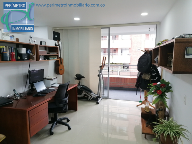 Apartamento de 3 alcobas en venta en Laureles, Medellín, 154 m² · foto 13 de 18