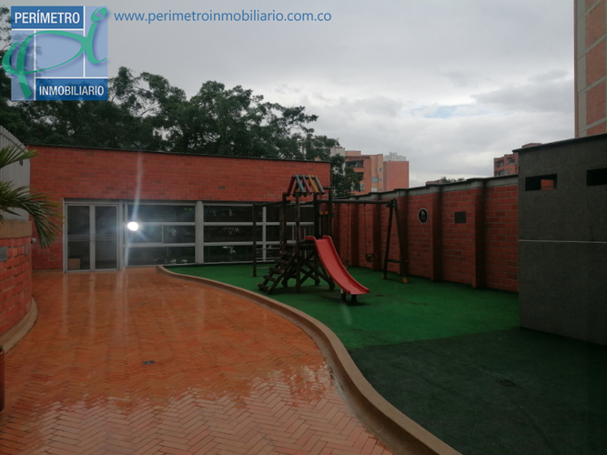 Apartamento de 3 alcobas en venta en Laureles, Medellín, 154 m² · foto 17 de 18