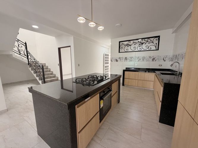 Casa de 3 alcobas en venta en Obando, Palmira, 278 m² · foto 5 de 24