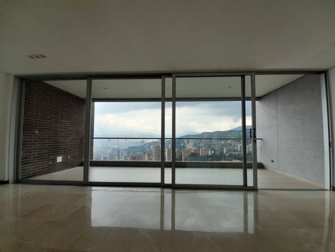Apartamento de 4 alcobas en venta en La Calera, Medellín, 198 m² · foto 3 de 24