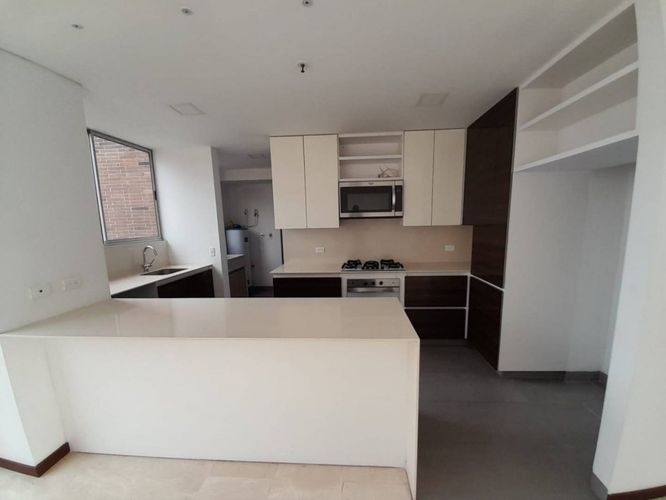 Apartamento de 4 alcobas en venta en La Calera, Medellín, 198 m² · foto 7 de 24