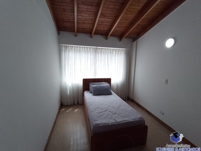 Casa de 3 alcobas en venta en Loma Del Chocho, Envigado, 216 m² · foto 14 de 16