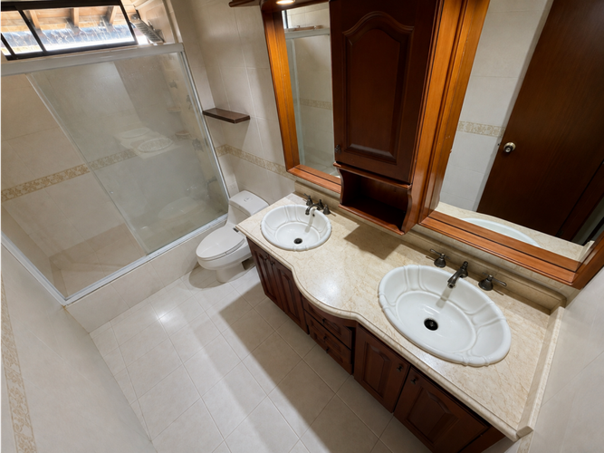 Casa de 4 alcobas en venta en La Floresta, Bucaramanga, 289 m² · foto 3 de 21