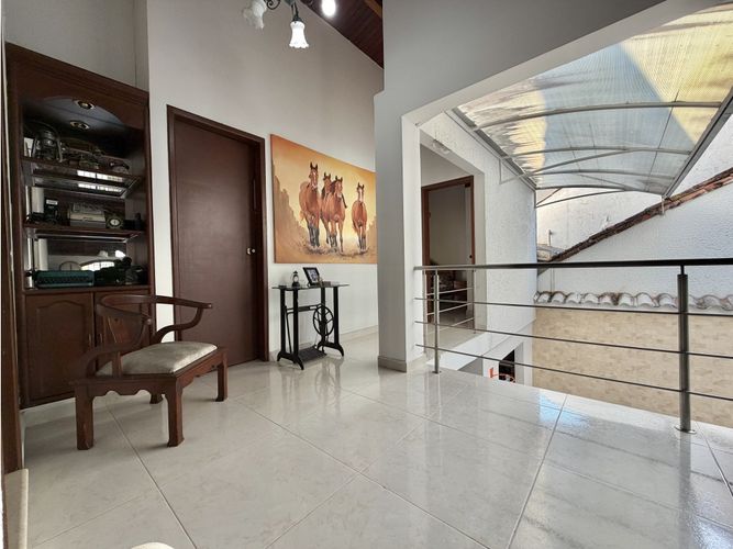 Casa de 4 alcobas en venta en La Floresta, Bucaramanga, 289 m² · foto 10 de 21