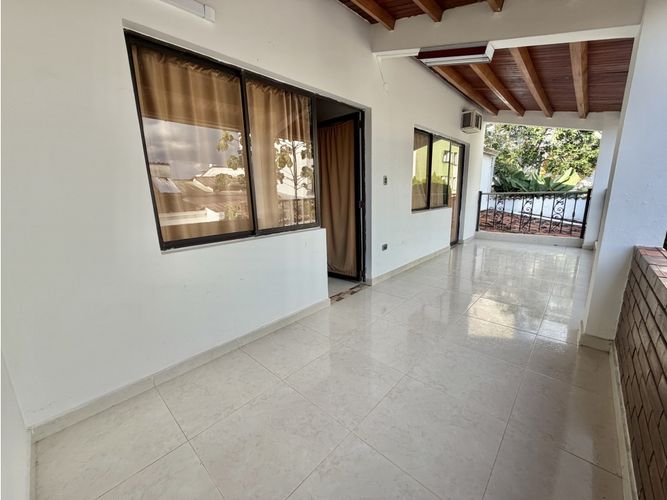 Casa de 4 alcobas en venta en La Floresta, Bucaramanga, 289 m² · foto 13 de 21