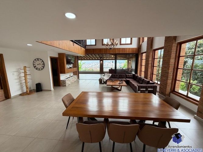 Casa de 4 alcobas en arriendo en La Mina, Envigado, 200 m² · foto 13 de 24