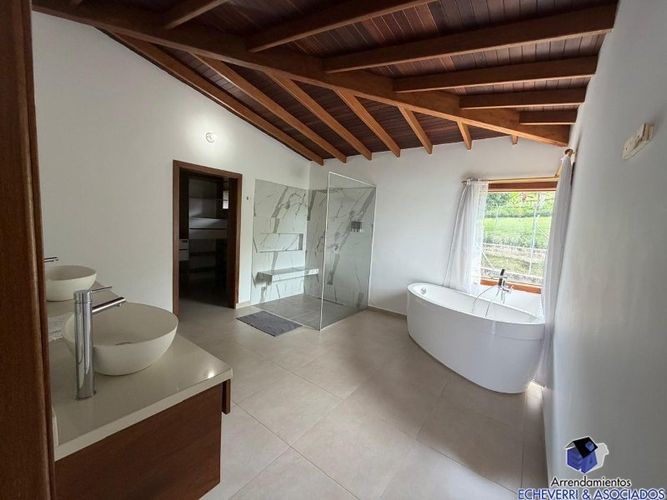 Casa de 4 alcobas en arriendo en La Mina, Envigado, 200 m² · foto 20 de 24