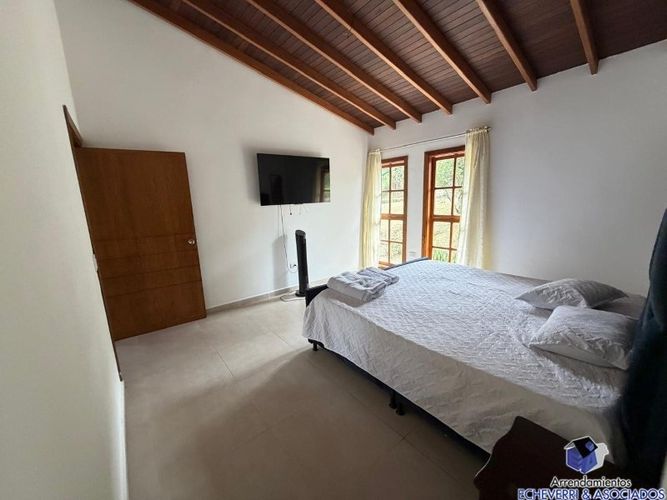 Casa de 4 alcobas en arriendo en La Mina, Envigado, 200 m² · foto 22 de 24