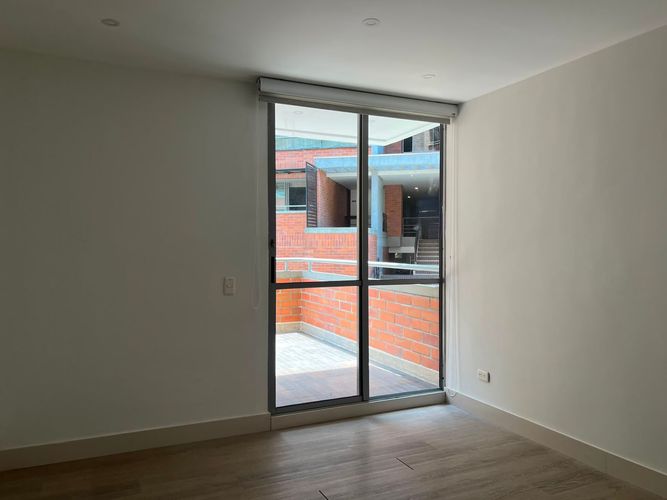 Apartamento de 3 alcobas en arriendo en Loma Del Esmeraldal, Envigado, 140 m² · foto 6 de 21