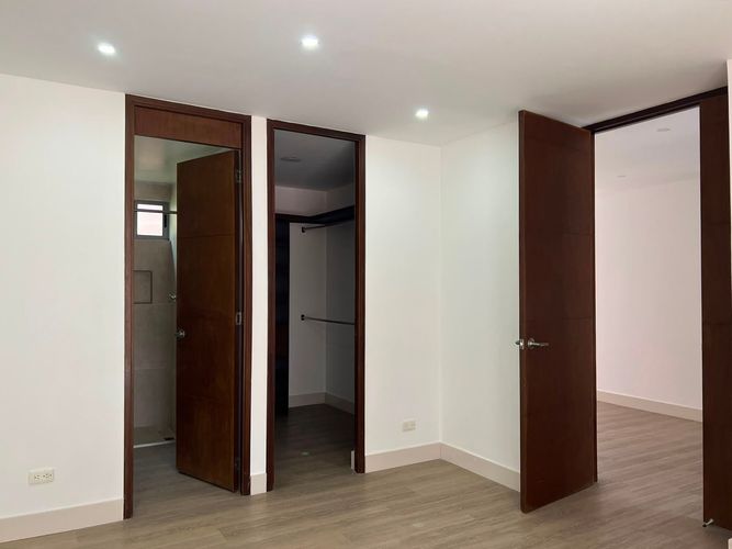 Apartamento de 3 alcobas en arriendo en Loma Del Esmeraldal, Envigado, 140 m² · foto 9 de 21