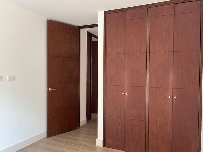 Apartamento de 3 alcobas en arriendo en Loma Del Esmeraldal, Envigado, 140 m² · foto 12 de 21