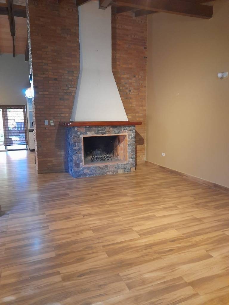 Vendo casa en barrio Loma Merlo - Luque — foto 2