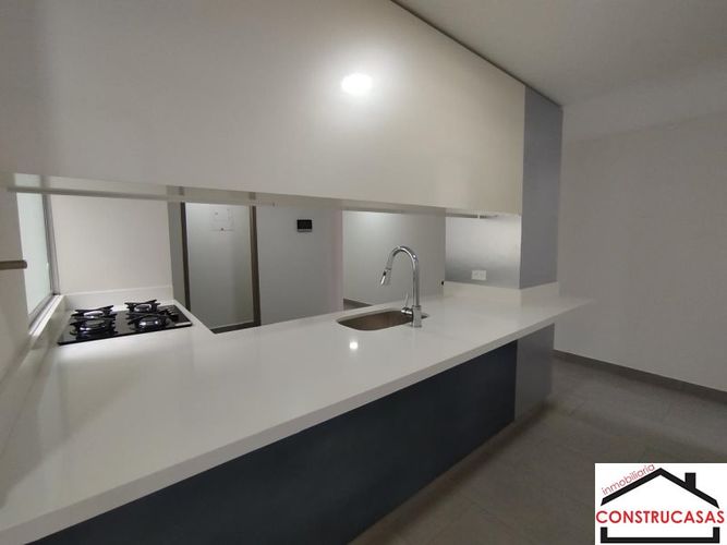 Apartamento de 3 alcobas en venta en El Velódromo, Medellín, 110 m² · foto 3 de 24