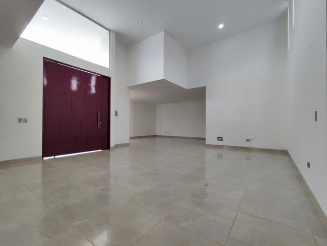 Casa de 5 alcobas en venta en California, Los Patios, 300 m² · foto 2 de 24