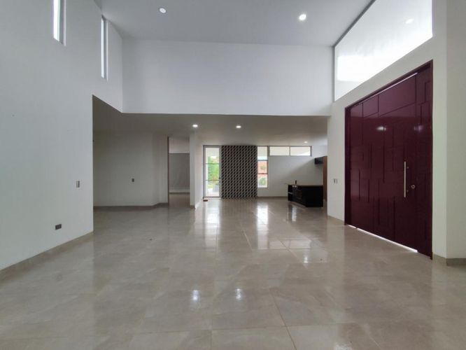 Casa de 5 alcobas en venta en California, Los Patios, 300 m² · foto 3 de 24