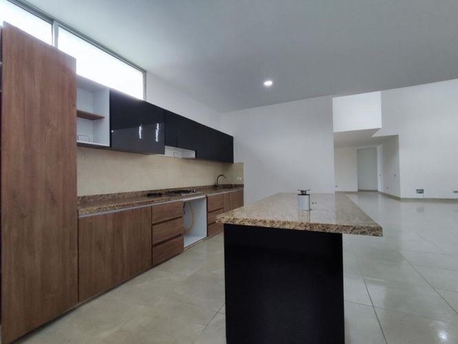 Casa de 5 alcobas en venta en California, Los Patios, 300 m² · foto 6 de 24
