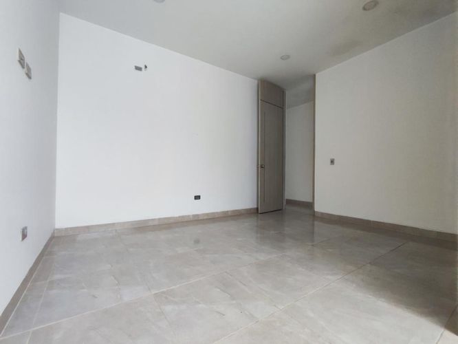Casa de 5 alcobas en venta en California, Los Patios, 300 m² · foto 10 de 24
