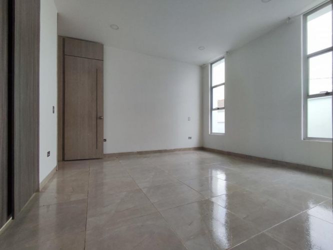 Casa de 5 alcobas en venta en California, Los Patios, 300 m² · foto 14 de 24