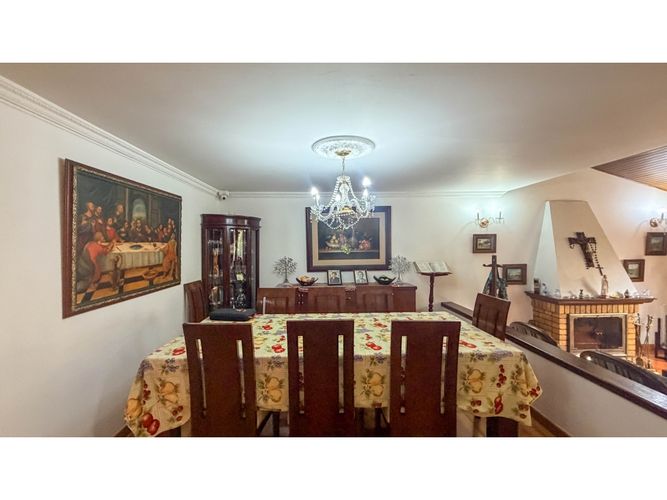 Casa en venta en Usaquen, Bogotá · foto 2 de 16
