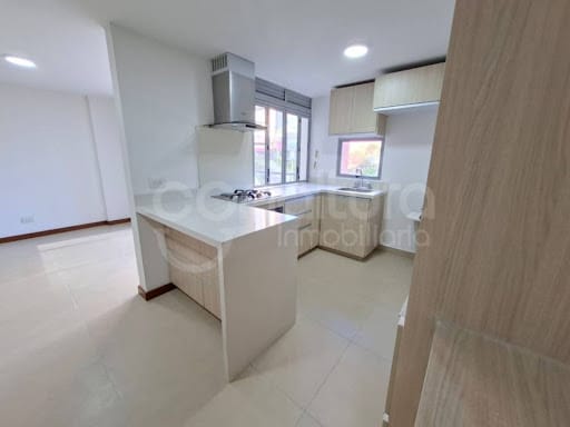 Apartamento de 3 alcobas en arriendo en Loma De Las Brujas, Envigado, 95 m² · foto 3 de 17