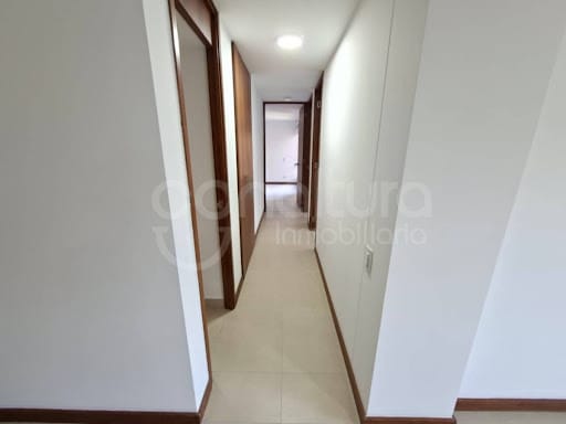 Apartamento de 3 alcobas en arriendo en Loma De Las Brujas, Envigado, 95 m² · foto 7 de 17