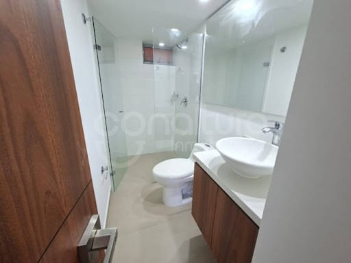 Apartamento de 3 alcobas en arriendo en Loma De Las Brujas, Envigado, 95 m² · foto 16 de 17