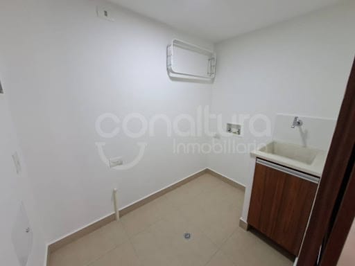 Apartamento de 3 alcobas en arriendo en Loma De Las Brujas, Envigado, 95 m² · foto 17 de 17
