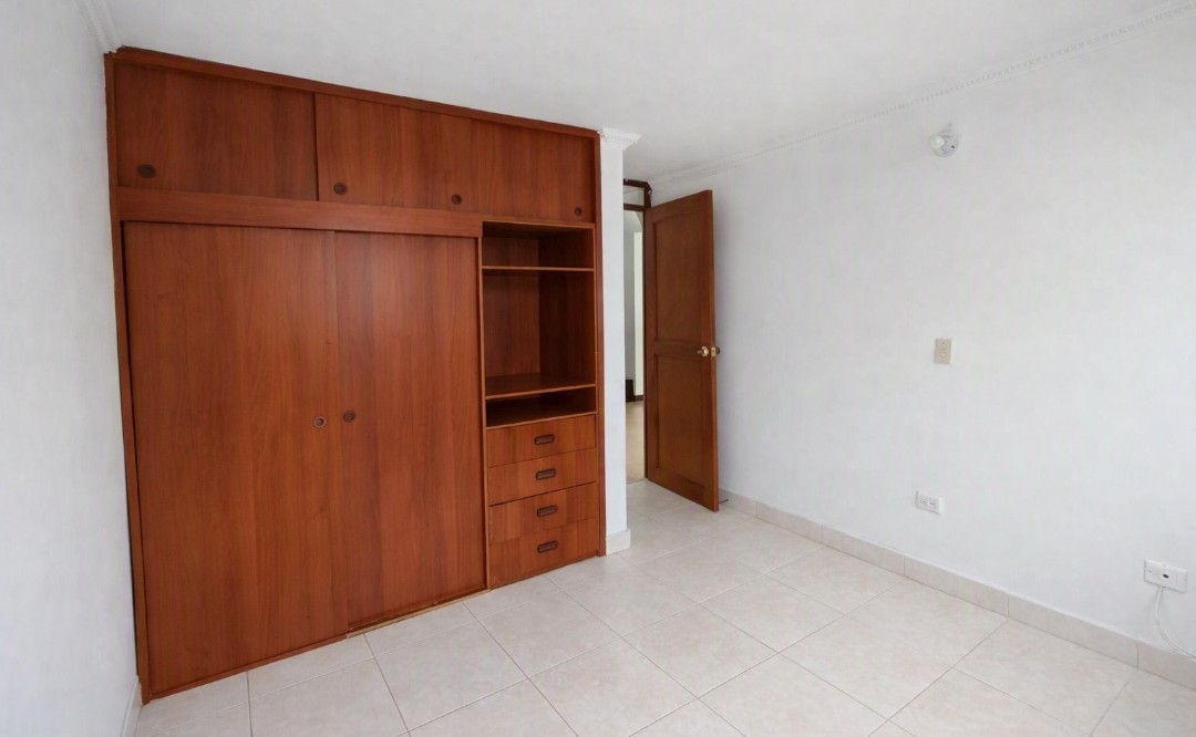 Apartamento en venta en Portales Del Norte, Bogotá · foto 3 de 21
