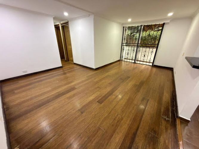 Apartamento de 3 alcobas en arriendo en Loma De Los Bernal, Medellín, 77 m² · foto 8 de 18