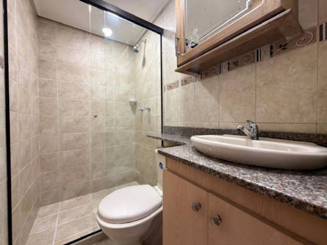 Apartamento de 3 alcobas en arriendo en Loma De Los Bernal, Medellín, 77 m² · foto 13 de 18