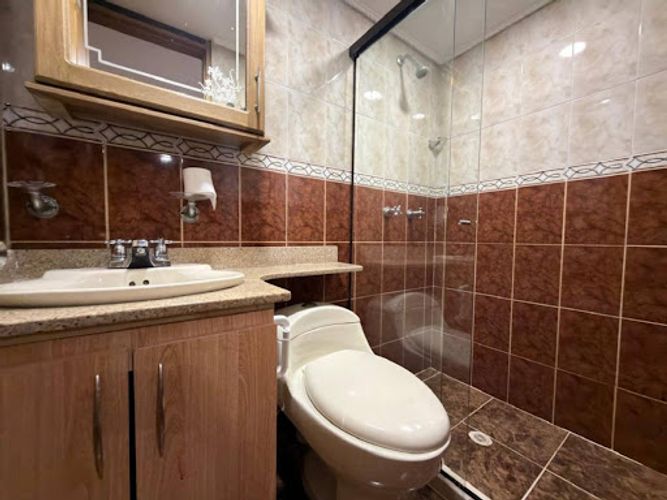 Apartamento de 3 alcobas en arriendo en Loma De Los Bernal, Medellín, 77 m² · foto 16 de 18