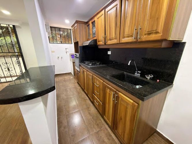 Apartamento de 3 alcobas en arriendo en Loma De Los Bernal, Medellín, 77 m² · foto 17 de 18