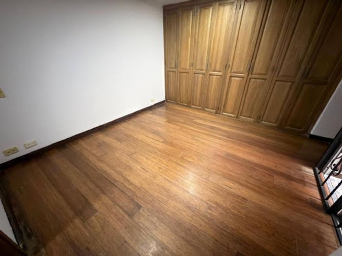 Apartamento de 3 alcobas en arriendo en Loma De Los Bernal, Medellín, 77 m² · foto 18 de 18