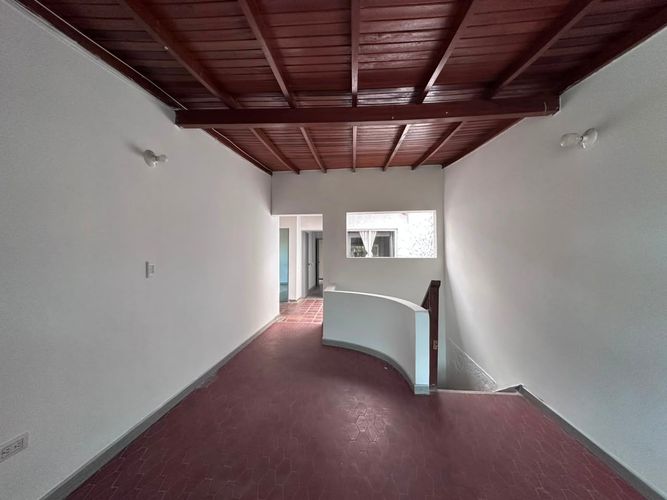 Apartamento de 2 alcobas en arriendo en El Poblado, Medellín, 179 m² · foto 4 de 19