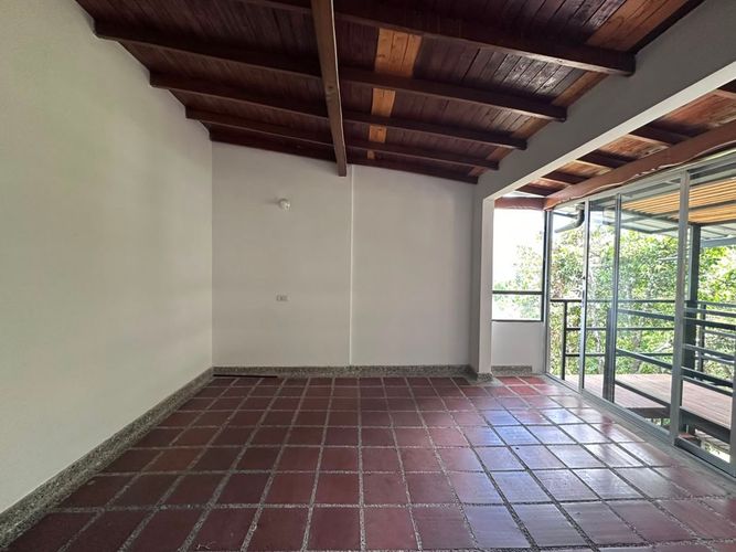 Apartamento de 2 alcobas en arriendo en El Poblado, Medellín, 179 m² · foto 15 de 19
