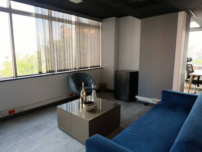 Oficina en arriendo en La Aguacatala, Medellín, 64 m² · foto 3 de 17