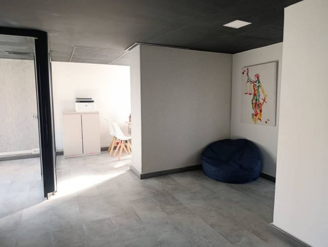 Oficina en arriendo en La Aguacatala, Medellín, 64 m² · foto 9 de 17