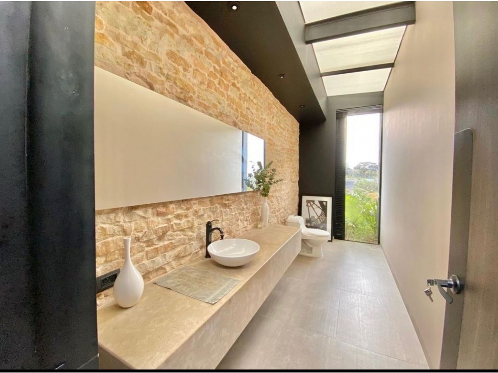 Casa de 4 alcobas en venta en El Poblado, Envigado, 1575 m² · foto 11 de 16