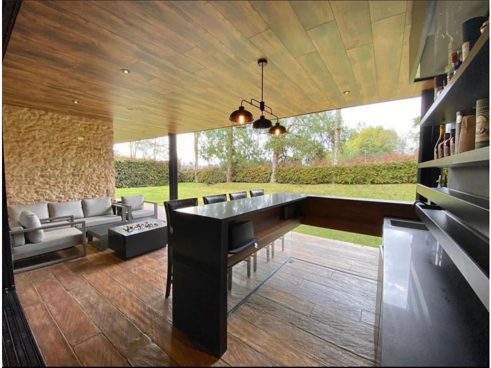 Casa de 4 alcobas en venta en El Poblado, Envigado, 1575 m² · foto 16 de 16