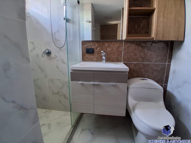 Apartamento en arriendo en Loma Del Escobero, Envigado · foto 4 de 12